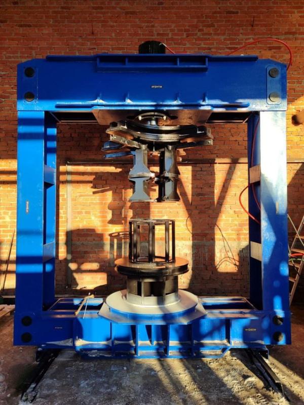 Запрессовка (монтаж) больших цельнолитых шин до 35 дюйма